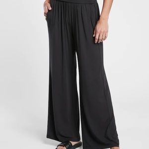 EUC Athleta Studio Wide Leg Pants